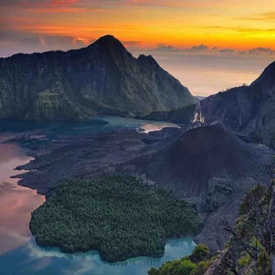 Mount Rinjani South Trekking 2D/1N